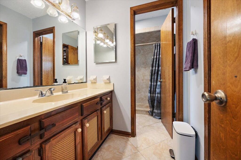 Your Home Sold Guaranteed Realty - Phil Aitken Home Team