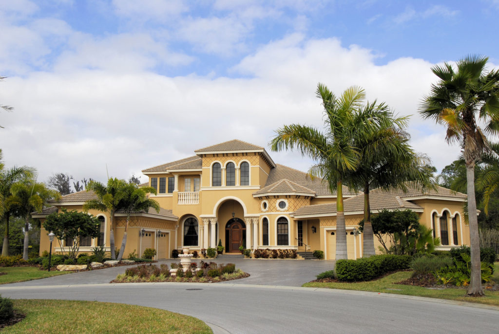 Executive,home,in,country,club,located,in,florida